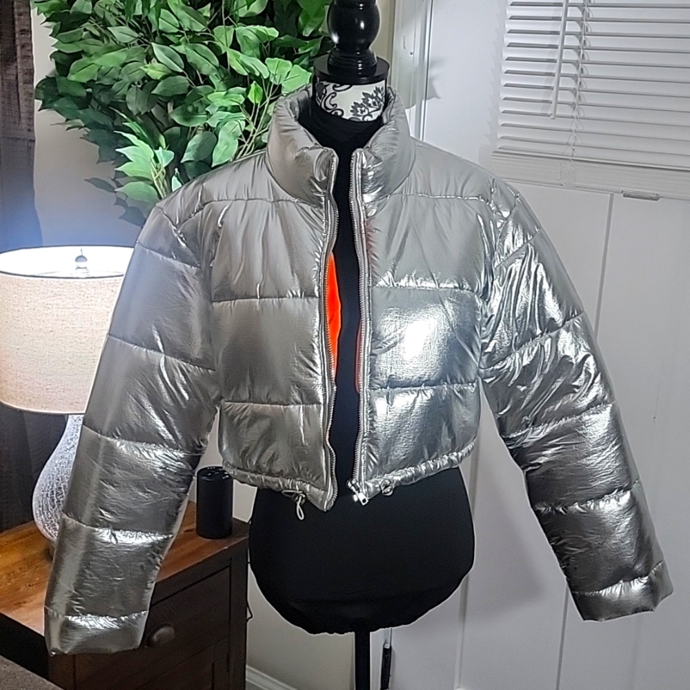 Cropped Large Silver Jacet
